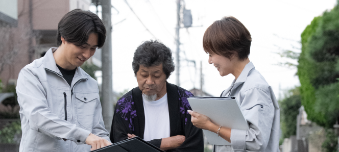 リフォーム工事を担当する頼れる職人の姿