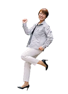 元気に笑顔で走るポーズをするレオズランドの代表