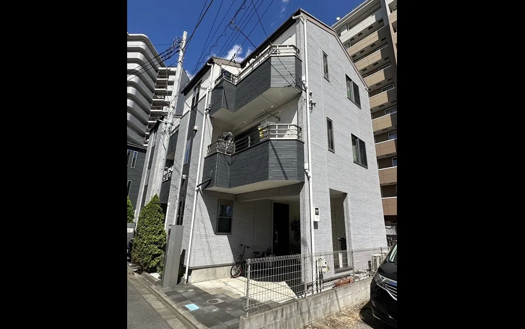 屋根外壁塗装、ルーバー工事 Before