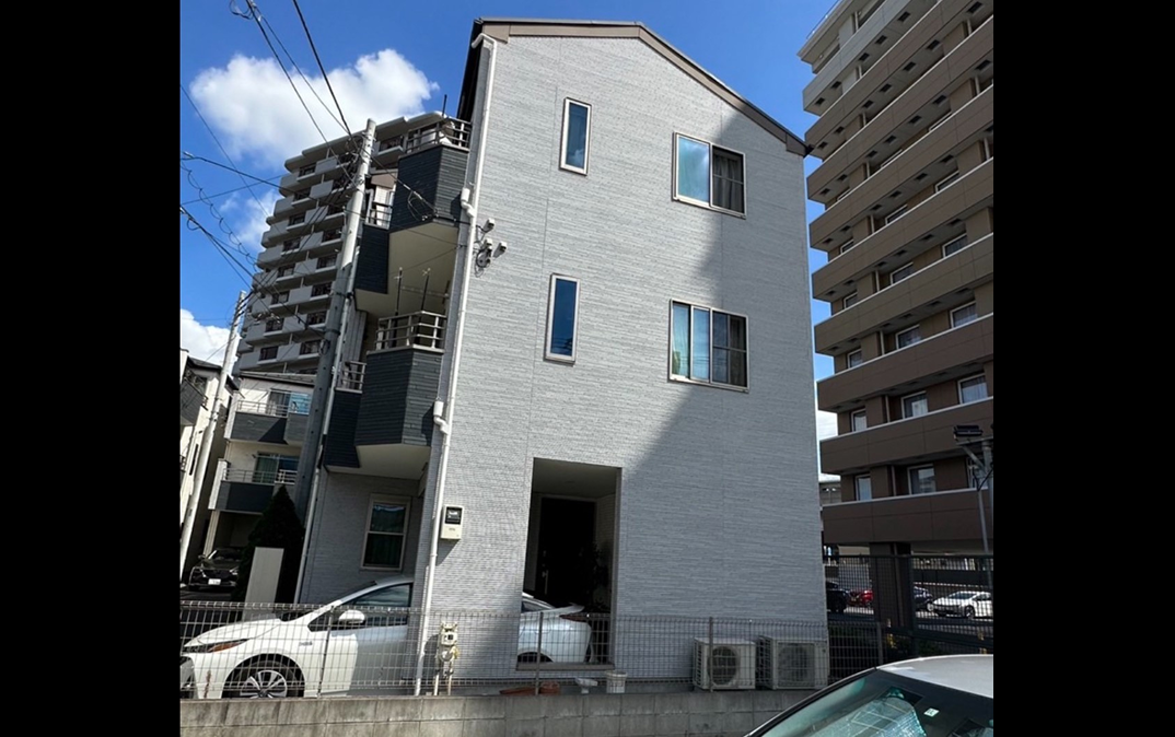 屋根外壁塗装、ルーバー工事 Before