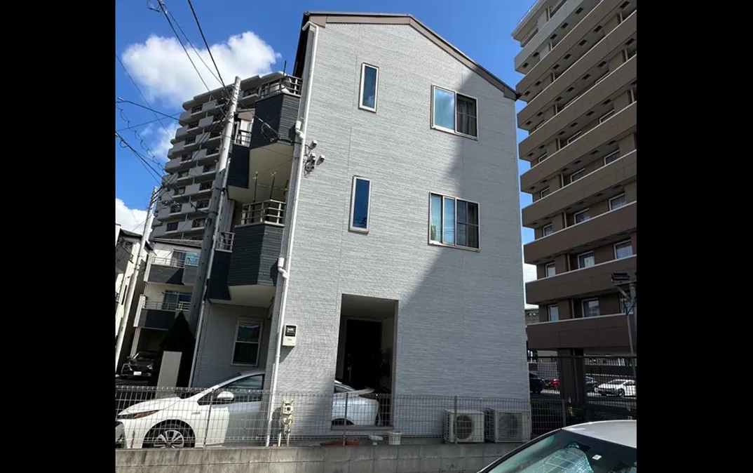 屋根外壁塗装、ルーバー工事 Before